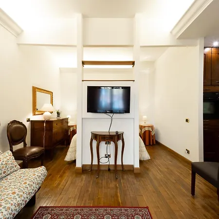 Altobelli Apartment-3
